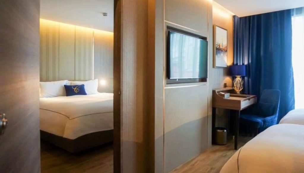 Glow 5-Family Connecting1