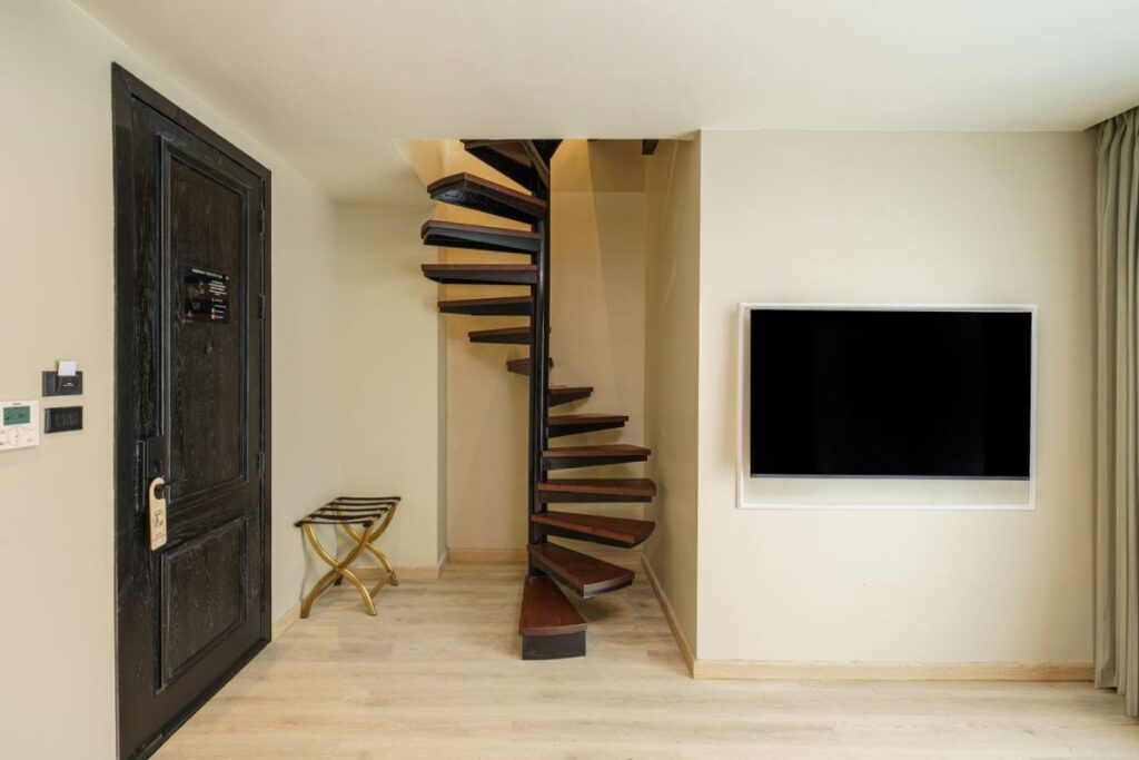 DSC01766-Edit-scaled