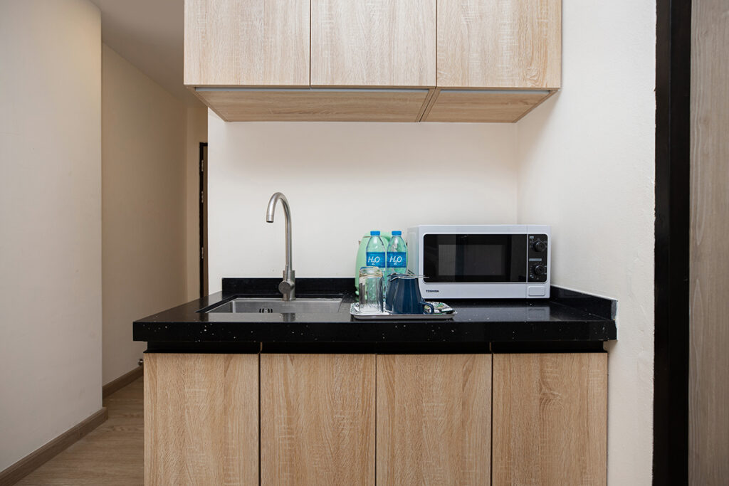 Deluxe-Suite-kitchen-3