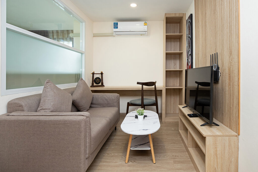 Deluxe-Suite-living-2