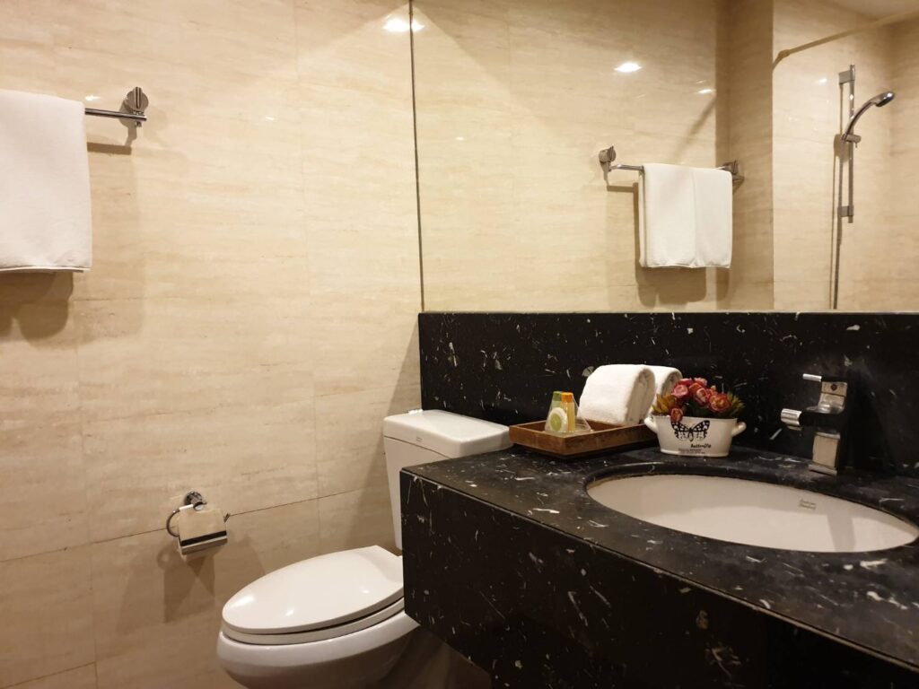 PHOTO-2023-11-22-10-14-38,4P55irdOLlk=