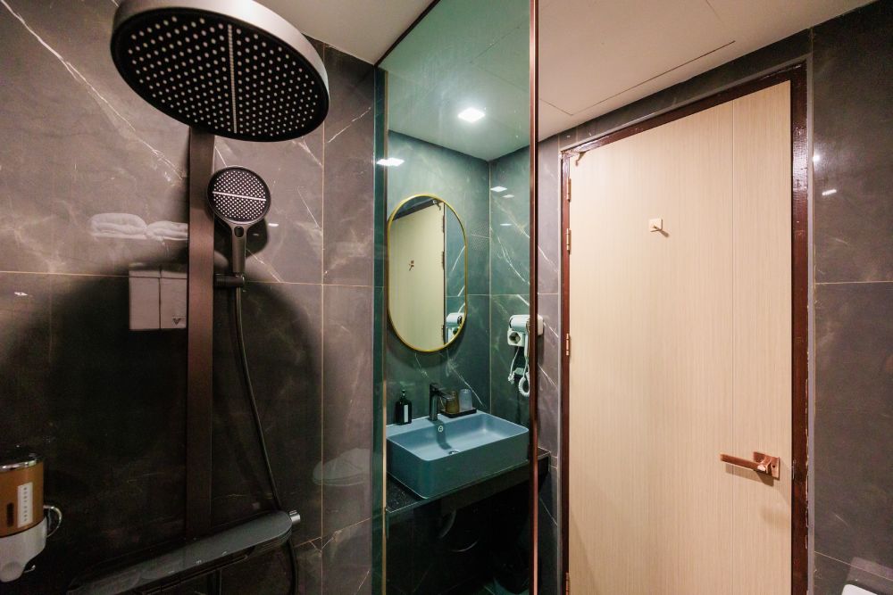 Premier Room Shower